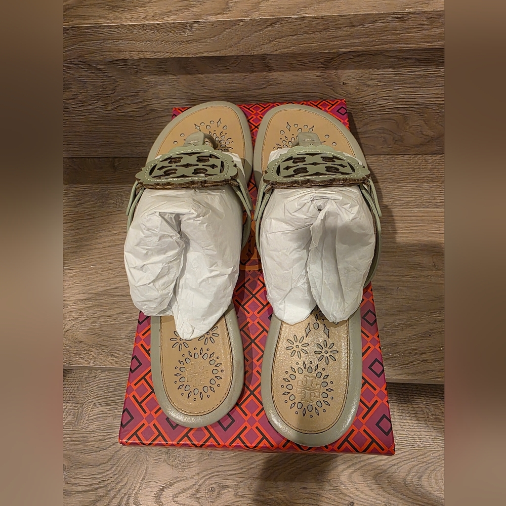Tory Burch Miller Scallop Sandal in Garden Sage - Picture 5 of 7
